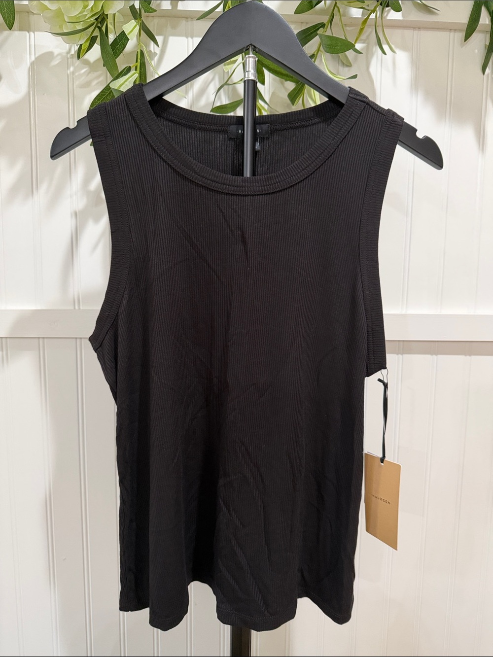 NWT! #963 HALOGEN Black Ribbed Crewneck Tank Top